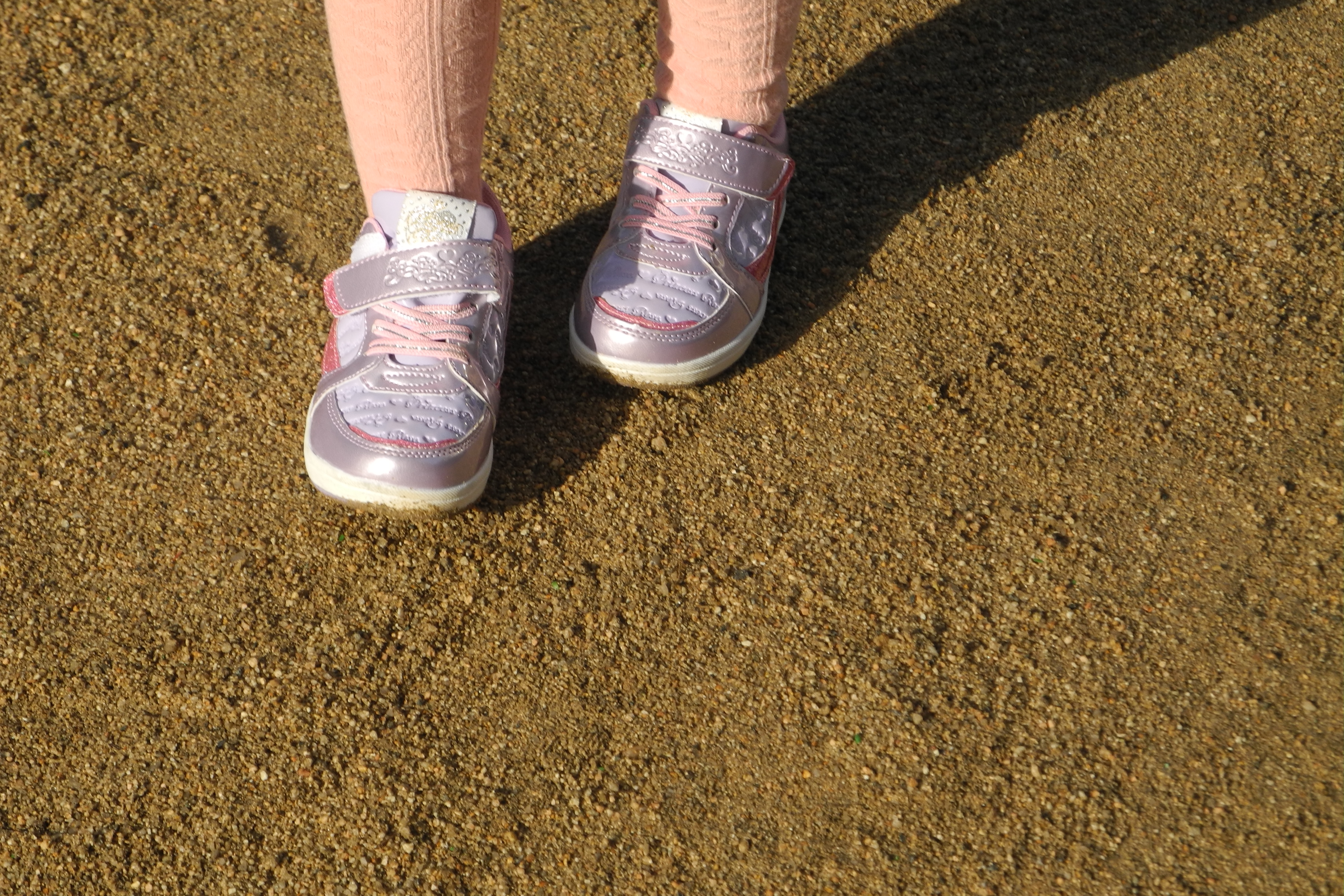 あたらしい　くつ